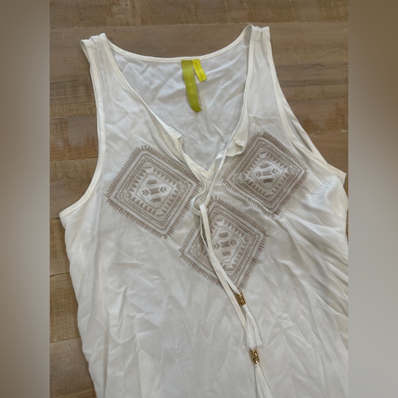 Green Dragon white long rayon blouse top with embroidery and tassels gold - Picture 2 of 13